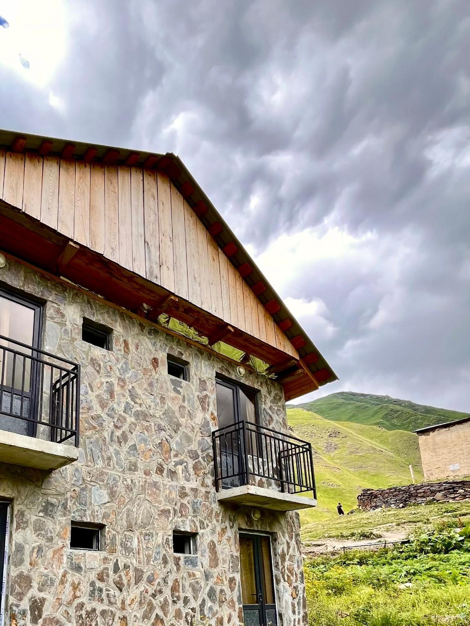 Gamarjoba Guest And Art House Hotel Ushguli Buitenkant foto